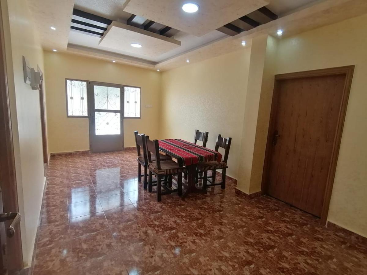 Farmer Stay Hostel Вади Муса Екстериор снимка